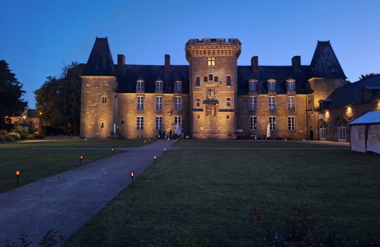 Château en début de soirée
