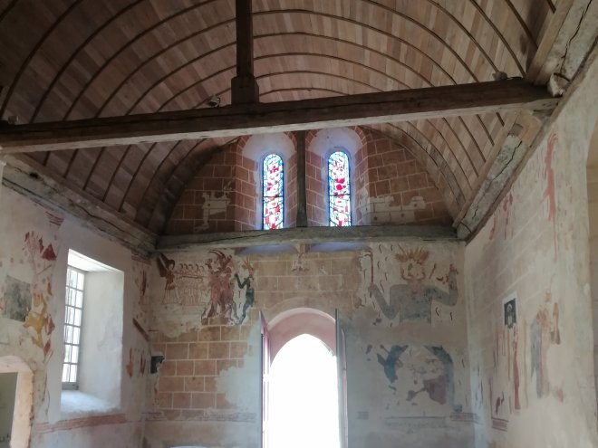 Mystères et lumières à l’église de Loucé