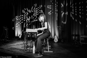 Pauline Roth - Laisse chanter les filles